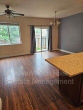 218 Glenn Abbey Pl in Anchorage, AK - Foto de edificio - Building Photo