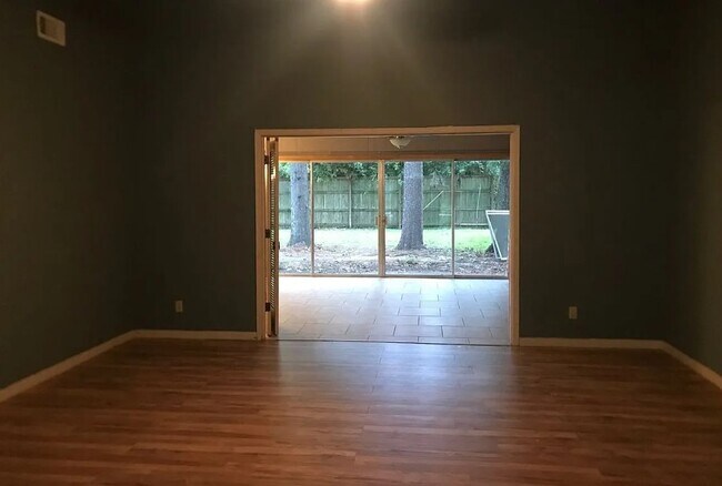 2140 Edson Dr in Beaumont, TX - Building Photo - Building Photo