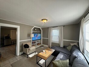 12 Allen St in Somerville, MA - Foto de edificio - Building Photo