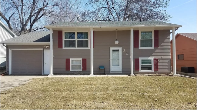 204 N Fanelle Ave in Sioux Falls, SD - Building Photo - Building Photo