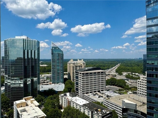 3324 Peachtree Rd in Atlanta, GA - Building Photo - Building Photo