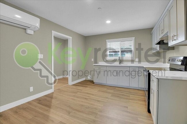 3037 San Diego Way in Sacramento, CA - Building Photo - Building Photo