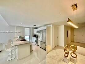 9940 W Bay Harbor Dr in Bay Harbor Islands, FL - Building Photo