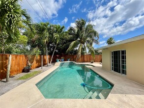 4051 NE 17th Terrace in Pompano Beach, FL - Building Photo - Building Photo