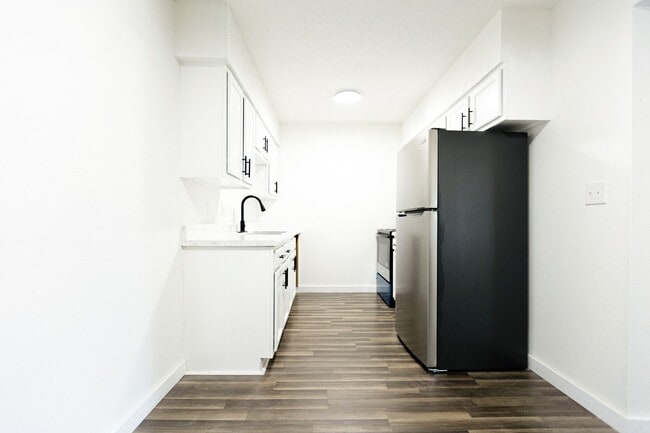 Adar at Golden Gate in Stone Mountain, GA - Building Photo - Building Photo