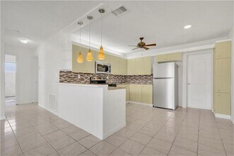 2708 NW 52nd St in Fort Lauderdale, FL - Building Photo - Building Photo