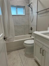 1585 Jasmine Way in Clearwater, FL - Building Photo - Building Photo
