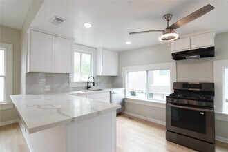 615 Pacific St in Houston, TX - Building Photo - Building Photo