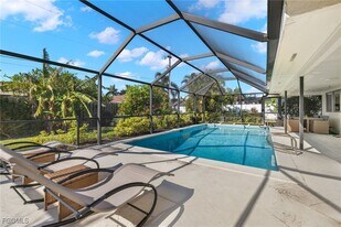 3906 SE 20th Pl in Cape Coral, FL - Building Photo