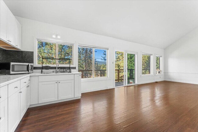 212 Beaver St in Kings Beach, CA - Building Photo - Building Photo