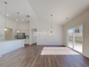 5250 Valley Dr in Cumming, GA - Foto de edificio - Building Photo