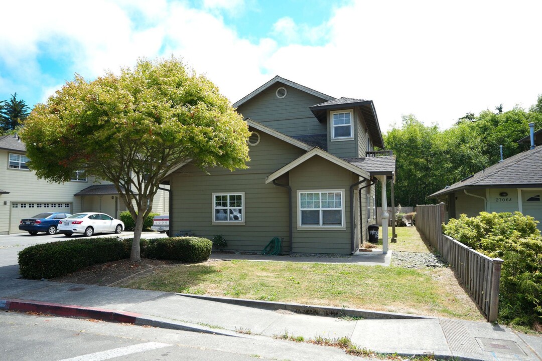 2712 Meadow Creek Way in Arcata, CA - Building Photo