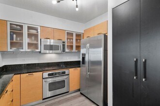 31 SE 5th St, Unit 2911 in Miami, FL - Foto de edificio - Building Photo