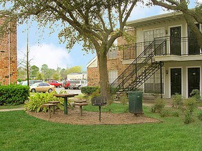 Serena Heights Apartments in Houston, TX - Building Photo - Building Photo