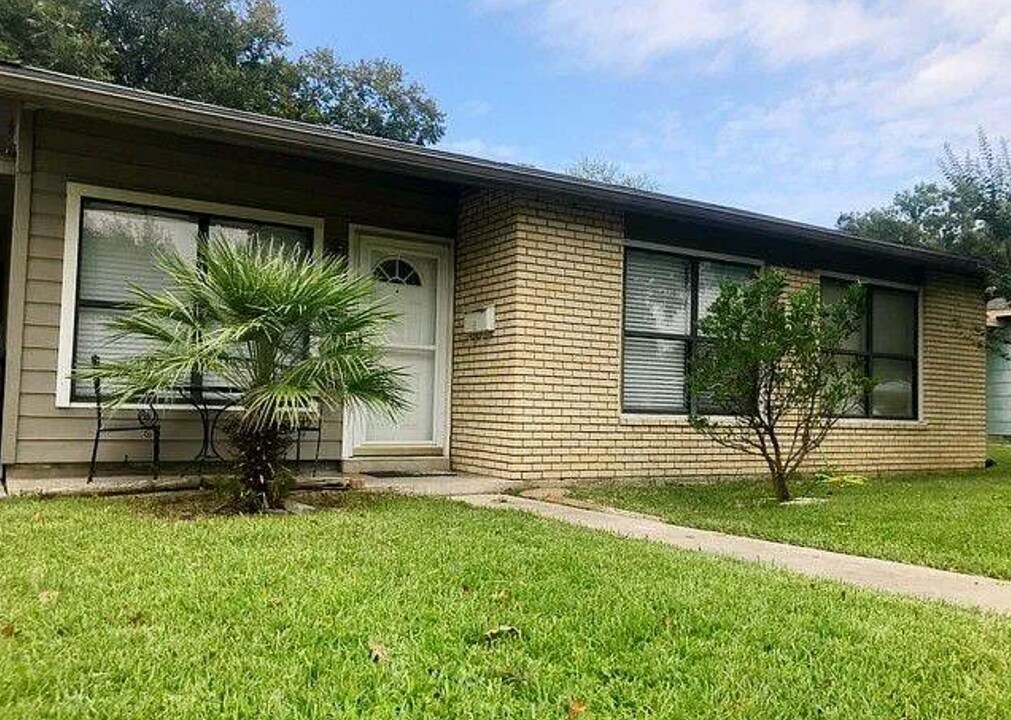 275 Greenhill Pass in San Antonio, TX - Building Photo