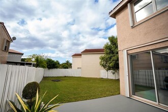 17346 SW 21st St in Miramar, FL - Building Photo - Building Photo