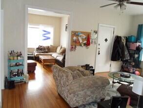 3010 N Greenview Ave-Unit -2 in Chicago, IL - Building Photo - Building Photo