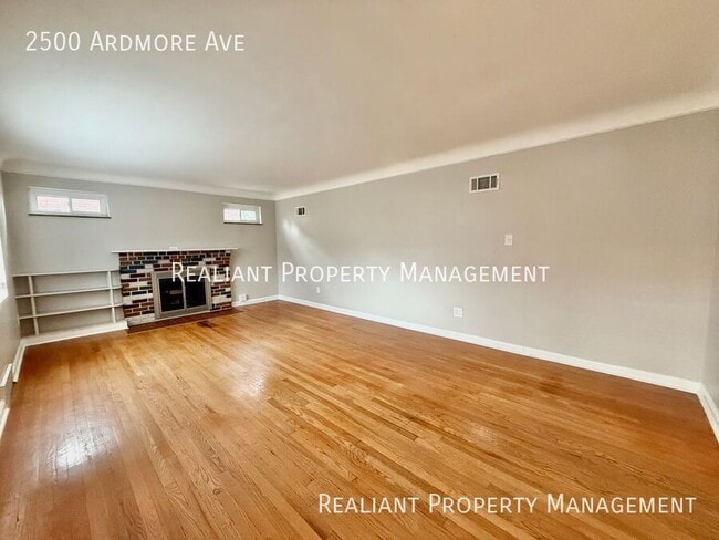 2500 Ardmore Ave in Cincinnati, OH - Building Photo - Building Photo