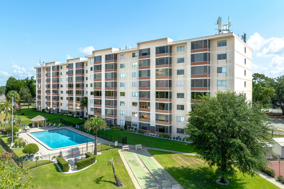 Lakeridge Condominium in Winter Haven, FL - Building Photo