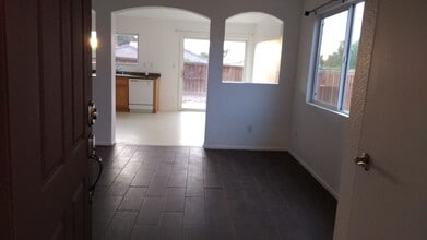 1331 Saboba Ct in Imperial, CA - Building Photo - Building Photo