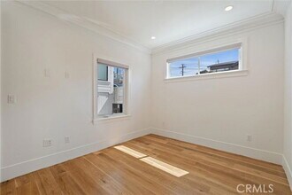 1200 Manhattan Ave in Manhattan Beach, CA - Building Photo - Building Photo