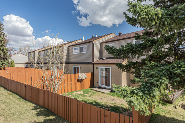 14225 23 St NW in Edmonton, AB - Building Photo - Building Photo