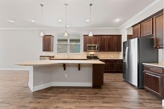 128 Wild Wick Wy in Spring, TX - Foto de edificio - Building Photo