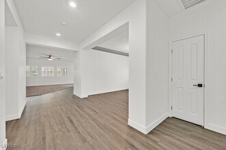 913 Hickory Park St in Las Vegas, NV - Building Photo - Building Photo