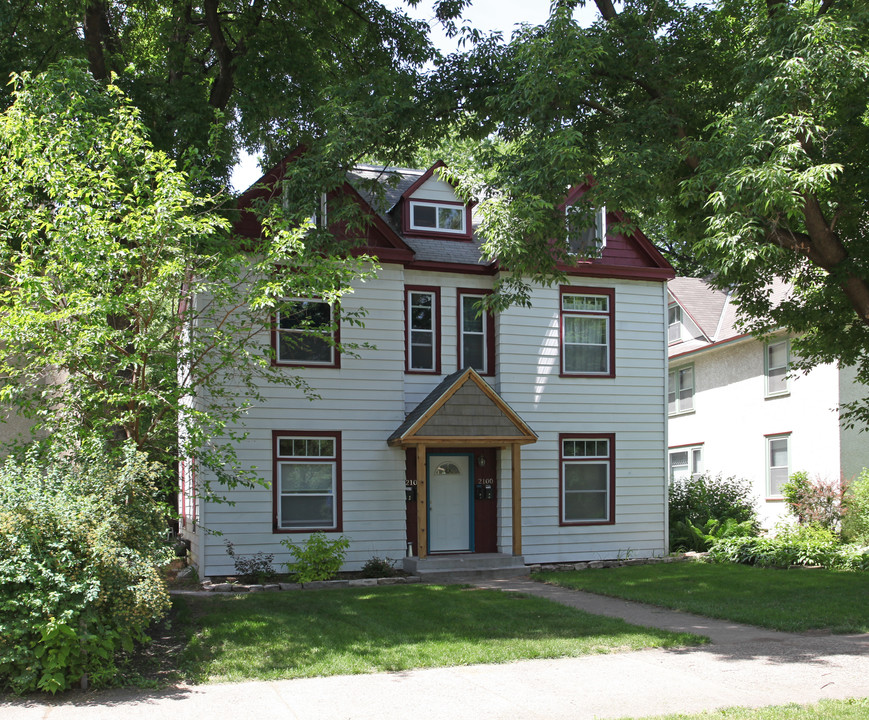 2100 S 25th Ave in Minneapolis, MN - Foto de edificio