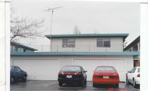 3566 Rolison Rd in Redwood City, CA - Building Photo - Building Photo