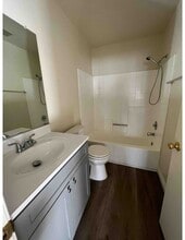 8541 Foothill Blvd in Sunland, CA - Building Photo - Building Photo