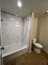 3880 State St in Santa Barbara, CA - Foto de edificio - Building Photo