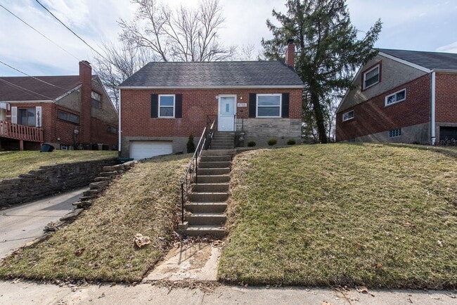 4755 Hardwick Dr in Cincinnati, OH - Building Photo - Building Photo