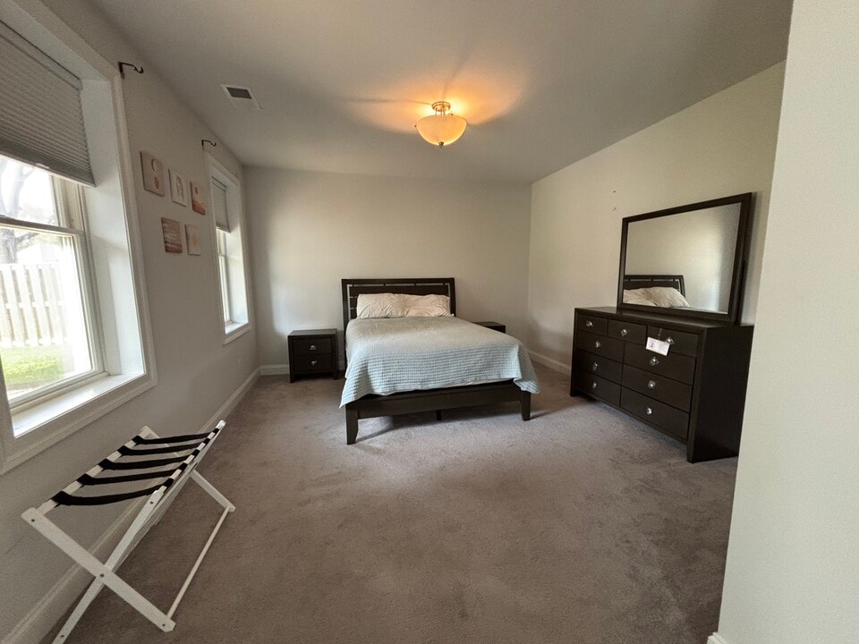 9683 Parkland Meadow Lane in Vienna, VA - Building Photo