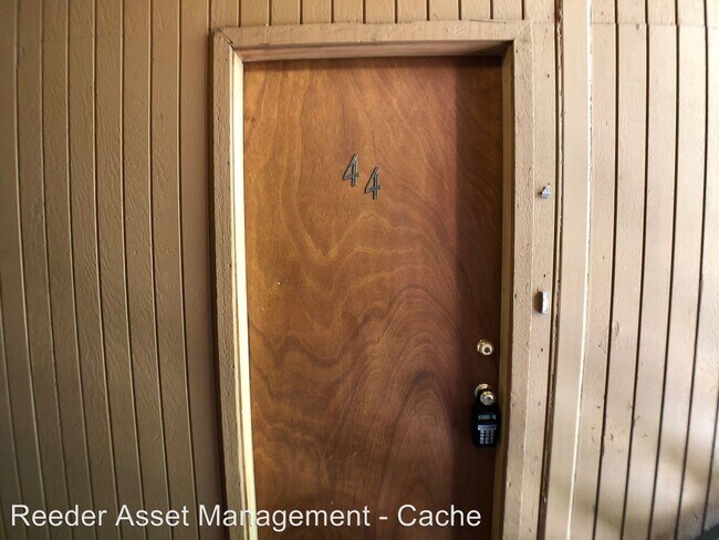 240 E 400 N-Unit -#44 in Logan, UT - Building Photo - Building Photo