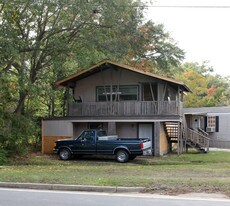 5503 Telephone Rd in Pascagoula, MS - Building Photo