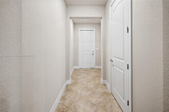 4488 Appleton Cir E in Oakland Park, FL - Building Photo - Building Photo