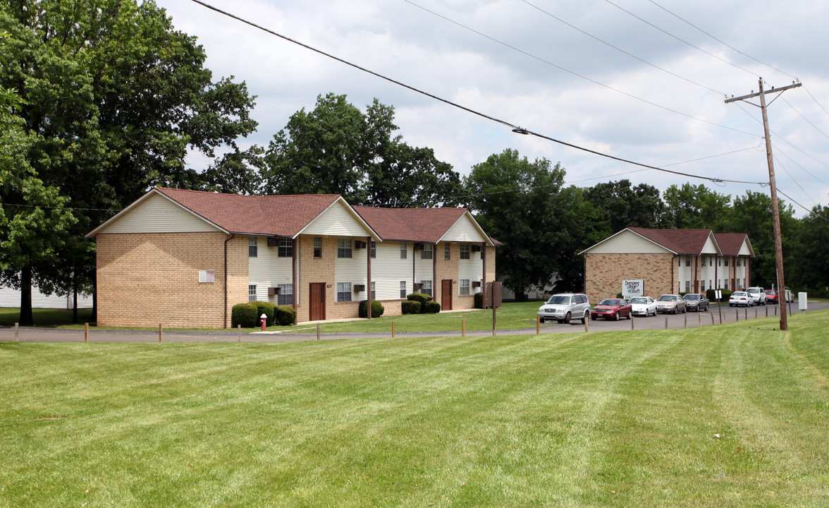 Demorest Village South in Columbus, OH - Building Photo