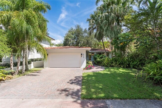 605 Altara Ave in Coral Gables, FL - Building Photo - Building Photo