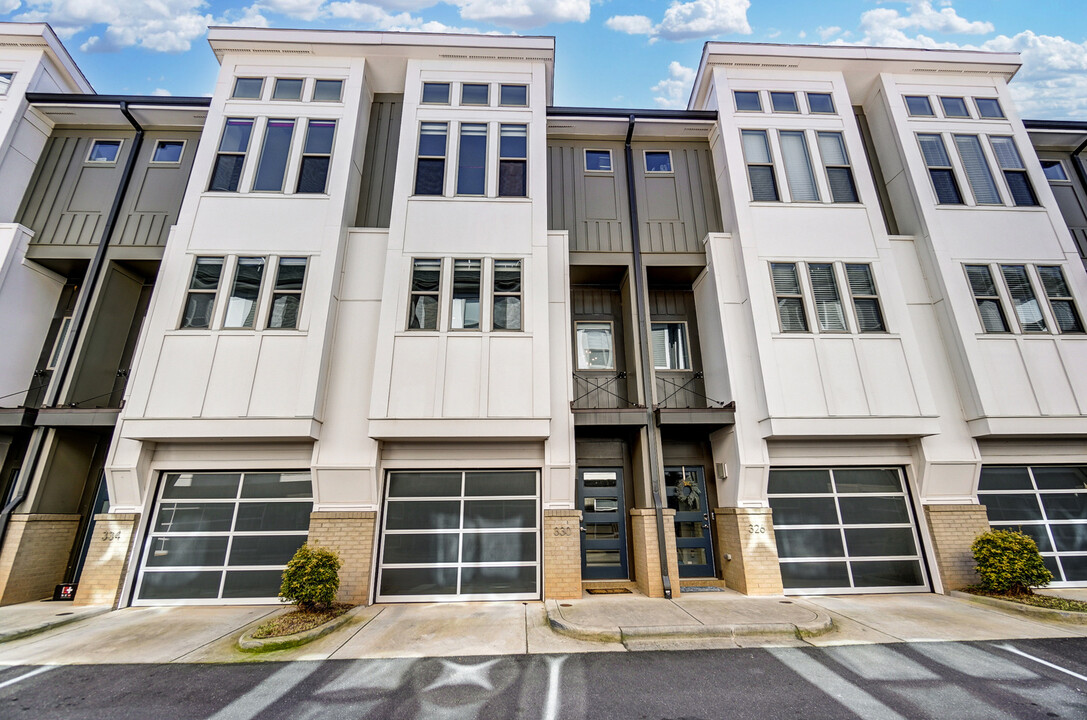 330 Helix Way in Charlotte, NC - Foto de edificio