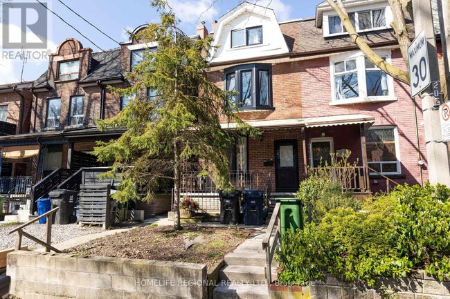 property at 200 Roxton Rd