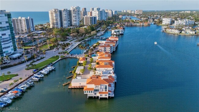 4000 Gulf Shore Blvd N in Naples, FL - Building Photo - Building Photo