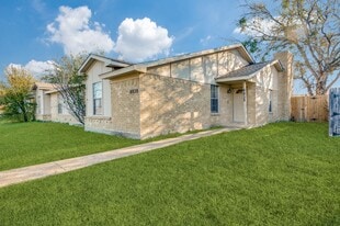 8838 Hidden Hill Dr in Fort Worth, TX - Building Photo