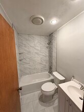 9 Daffodil Ln in Levittown, PA - Building Photo - Building Photo