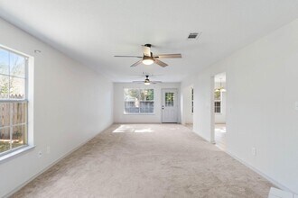 6334 Cottage Woods Dr in Milton, FL - Building Photo - Building Photo