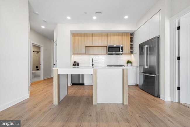 255 W Falls Station Blvd in Falls Church, VA - Building Photo - Building Photo