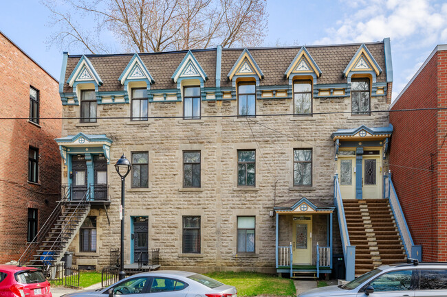 2462 Mullins St in Montréal, QC - Building Photo - Primary Photo