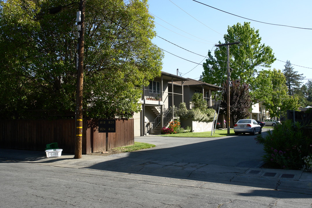 828 Fremont St in Menlo Park, CA - Foto de edificio