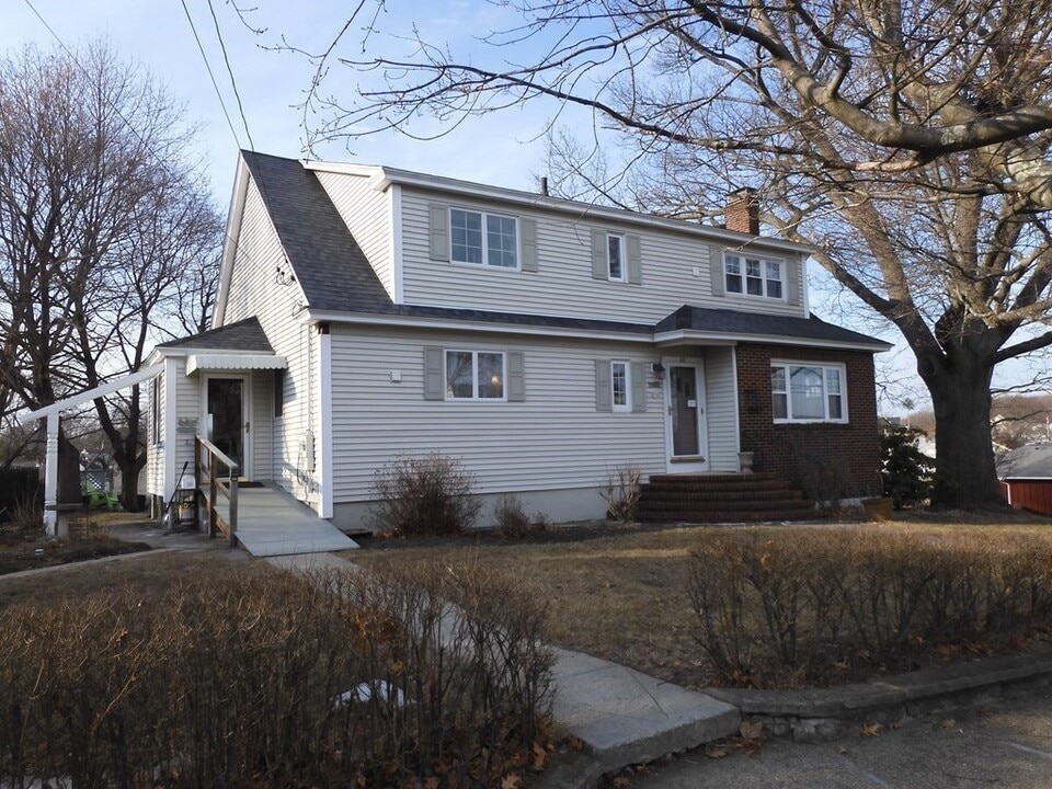30 Linwood Ave in Methuen, MA - Building Photo