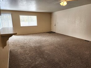 1401 Kimmerling Way in Gardnerville, NV - Building Photo - Building Photo